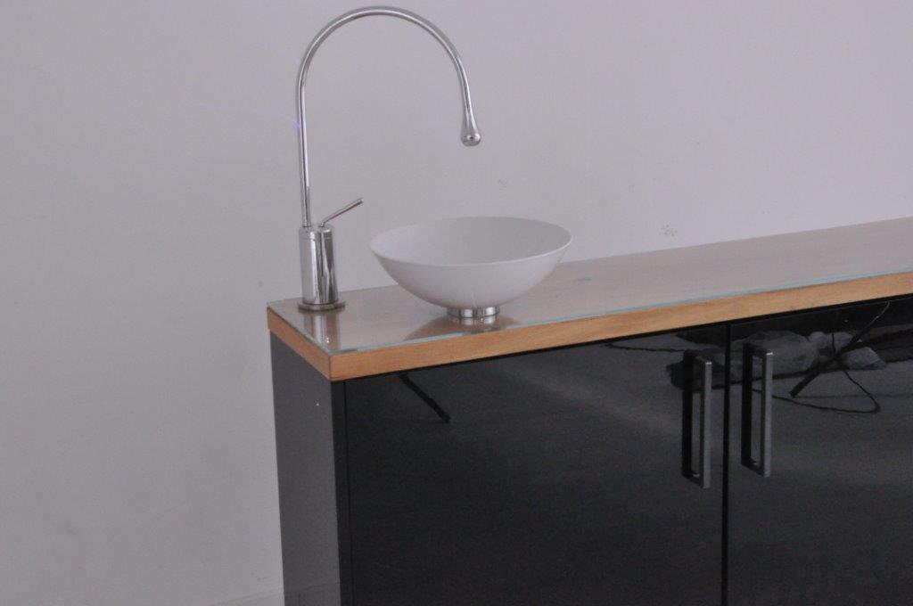 Schwarze Kommode mit Waschbecken - Original Antike Möbel