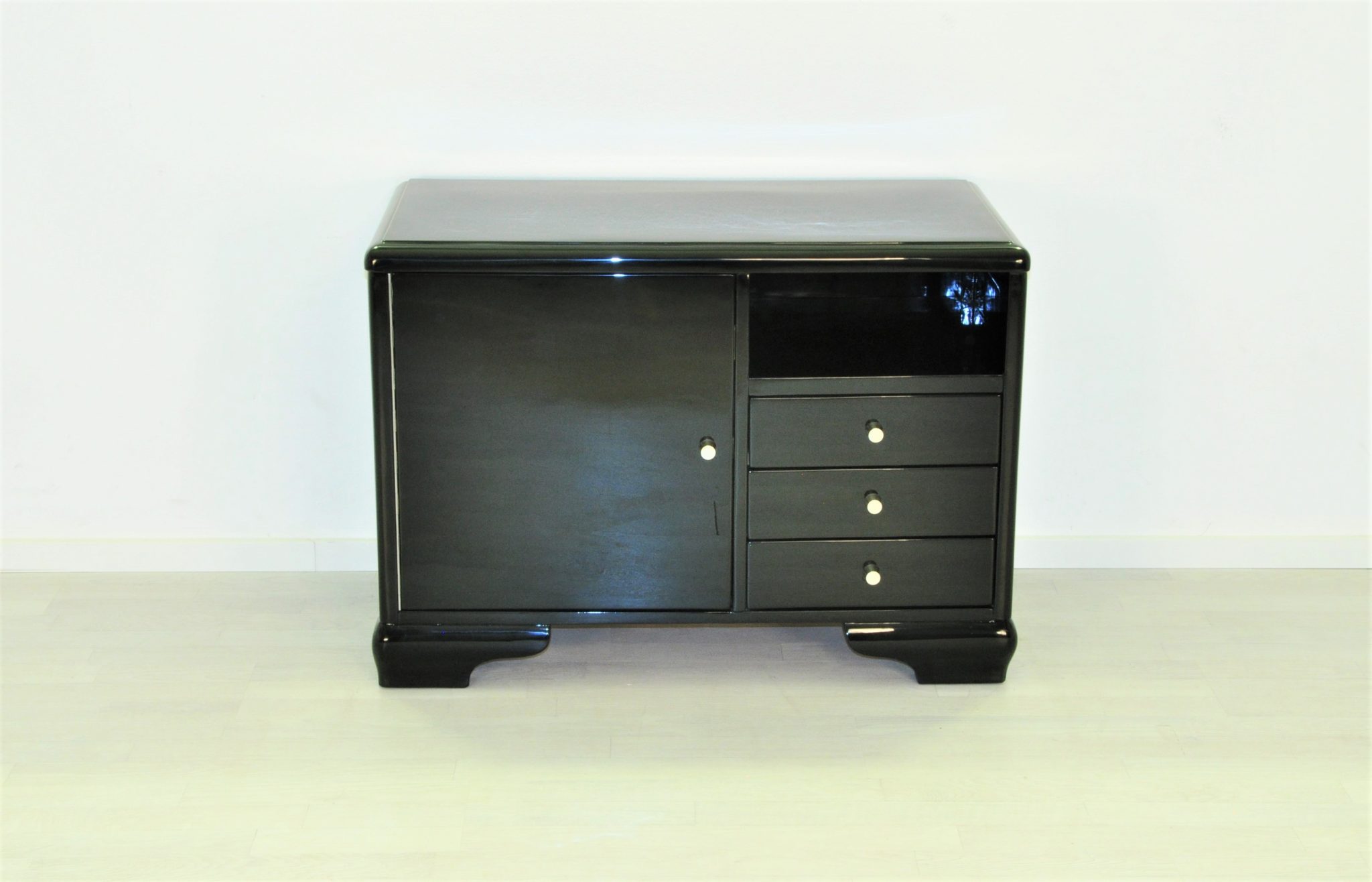 Hochglanz-Schwarze Art Deco Kommode mit Tür - Original Antike Möbel